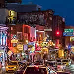 Two Adjacent Homes Sleeps 24 Only 3 Miles To Broadway Nashville