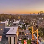 Two Adjacent Homes Sleeps 24 Only 3 Miles To Broadway Holiday home Nashville