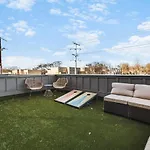 Holiday home Two Adjacent Homes Sleeps 24 Only 3 Miles To Broadway Nashville