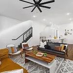 Two Adjacent Homes Sleeps 24 Only 3 Miles To Broadway * Nashville