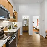 Vibrant Multi Building That Sleeps 48 With 7 Units