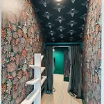 Holiday home Luxury In Hills With Garage And Walk To The Park *
