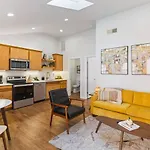 Vibrant Multi Building That Sleeps 48 With 7 Units Holiday home Nashville