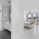 Holiday home Luxury In Hills With Garage And Walk To The Park Nashville