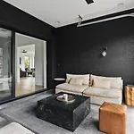 Luxury In Hills With Garage And Walk To The Park * Nashville