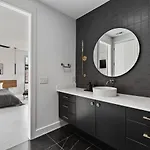 Luxury In Hills With Garage And Walk To The Park Nashville
