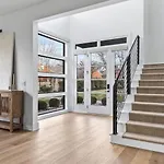 Luxury In Hills With Garage And Walk To The Park Holiday home Nashville