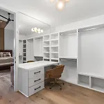 Holiday home Luxury In Hills With Garage And Walk To The Park *