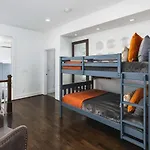 Two Adjacent Homes In 12 South And Belmont Area Sleeps 20 People *