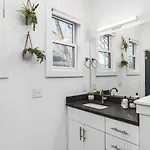Holiday home Two Adjacent Homes In 12 South And Belmont Area Sleeps 20 People Nashville