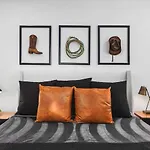 Two Adjacent Homes In 12 South And Belmont Area Sleeps 20 People * Nashville