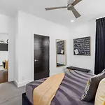 Holiday home Two Adjacent Homes In 12 South And Belmont Area Sleeps 20 People Nashville