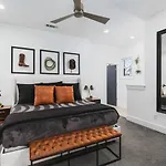Two Adjacent Homes In 12 South And Belmont Area Sleeps 20 People *