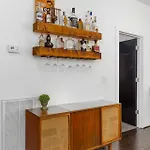 Two Adjacent Homes In 12 South And Belmont Area Sleeps 20 People Holiday home