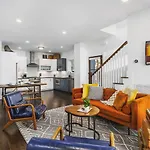 Holiday home Two Adjacent Homes In 12 South And Belmont Area Sleeps 20 People Nashville