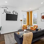 Two Adjacent Homes In 12 South And Belmont Area Sleeps 20 People * Nashville