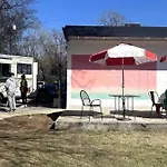 Holiday home Riverside Retreat Near 5 Points