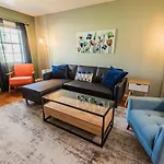 Holiday home Riverside Retreat Near 5 Points *