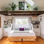 Dreamy Tiny House With Hot Tub And Garden Patio Holiday home *