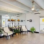 Apartment Traveling Professionals. Garage Parking. Downtown.