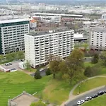 Traveling Professionals. Garage Parking. Downtown. Apartment