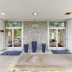 Traveling Professionals. Garage Parking. Downtown. Apartment *