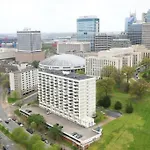 Apartment Traveling Professionals. Garage Parking. Downtown.