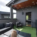 The Gambler - Pool Table Rooftop With Firepit Holiday home