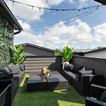 Holiday home The Gambler - Pool Table Rooftop With Firepit