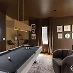 The Gambler - Pool Table Rooftop With Firepit