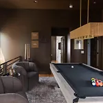The Gambler - Pool Table Rooftop With Firepit *