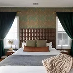 Holiday home The Gambler - Pool Table Rooftop With Firepit Nashville