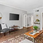 Famous Music Row 1 Bedroom With Free Parking And Pool * Nashville