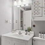 Famous Music Row 1 Bedroom With Free Parking And Pool Holiday home Nashville