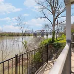 Oasis Walk To Broadway With Pool, Parking, Gym And Patio Apartment *