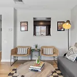 Oasis Walk To Broadway With Pool, Parking, Gym And Patio Apartment Nashville