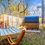 Rooftop Deck Hot Tub & Game In Holiday home Nashville