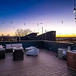 Holiday home Rooftop Deck Hot Tub Game Downtown