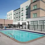 Fairfield By Marriott & Bellevue Hotel 3*