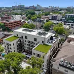 The Sound Wave On Music Row Close To Broadway W Pool