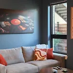 Holiday home The Sound Wave On Music Row Close To Broadway W Pool Nashville