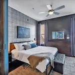 The Barrelhouse Loft In West End Near Vandy And Centennial Holiday home *