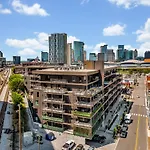 Pie Town Emporium Downtown Views Heated Pool Gym Parking