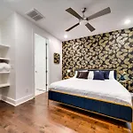 615 Vibe East Getaway 3 Miles To Downtown Holiday home