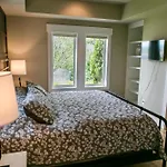 The Urban River - 4br Getaway Nashville