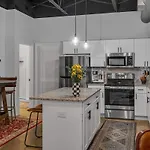 Chic New Near Dt