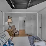 Holiday home Chic New Near Dt