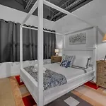 Chic New Near Dt Holiday home Nashville