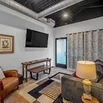 Chic New Near Dt Holiday home Nashville