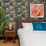 5 Star Stay! Rooftop Hot Tub Walk To Gulch Holiday home